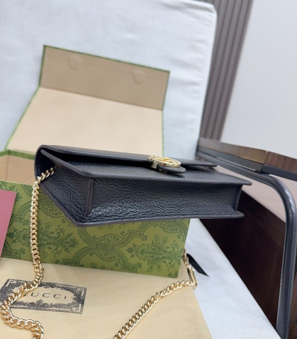 Gucci Chain Wallet