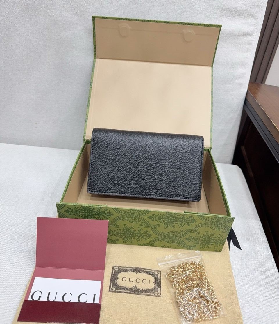 Gucci Chain Wallet