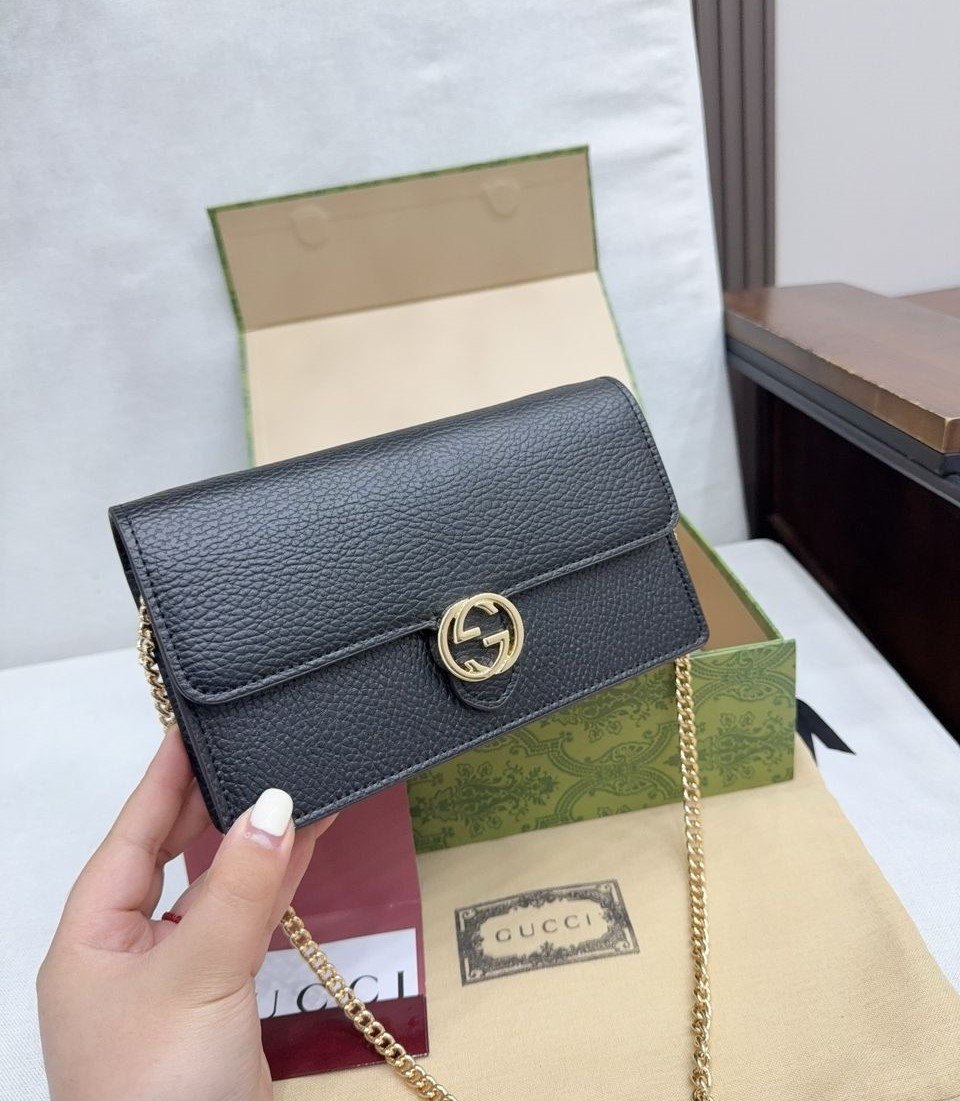 Gucci Chain Wallet