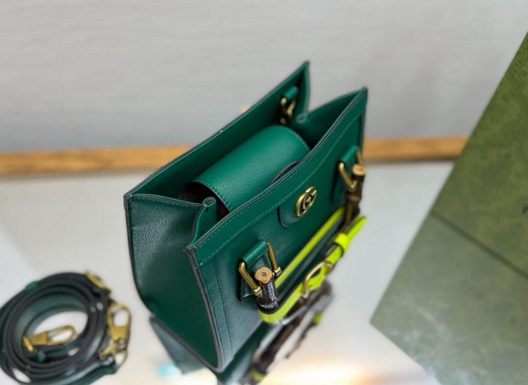 Gucci Diana Mini Top Handle Bag